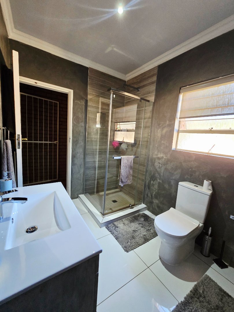 4 Bedroom Property for Sale in Wilkoppies North West